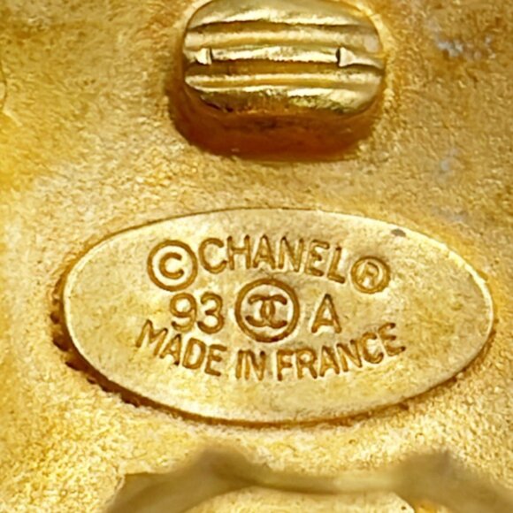 Chanel #278 Genuine CC CHANEL Round LOGO Bottle Cap earring - Picture 3 of 6